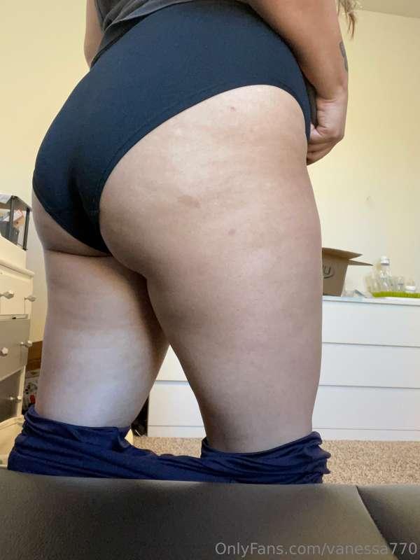 Swipe to see me bend down 🫣