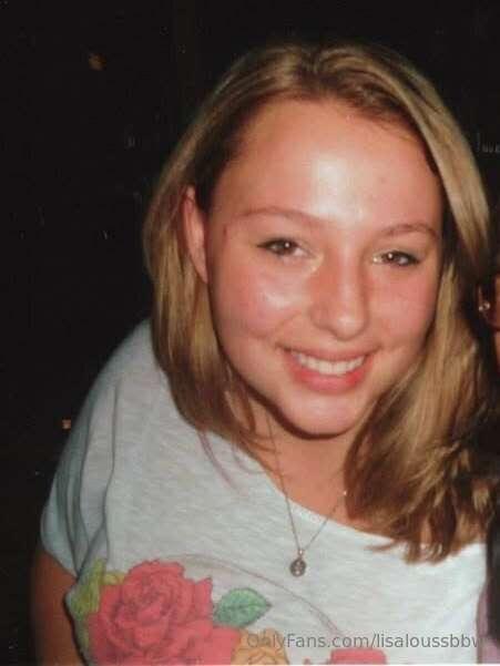 This is a picture of me on August 17th, 2013 😳 I was 20 year..