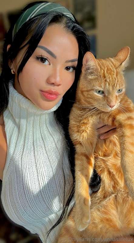 My cute pussy cat 😛☺️😼🫶🤭 Had Such a great Thanksgiving! Bell..