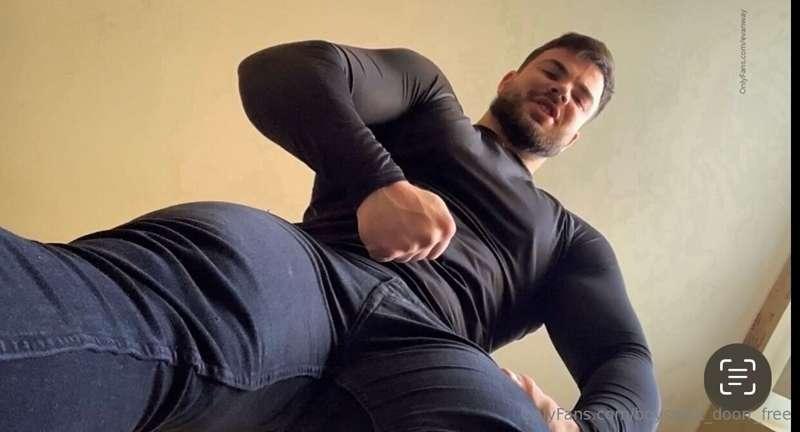 boysnext_doorr_free image #4