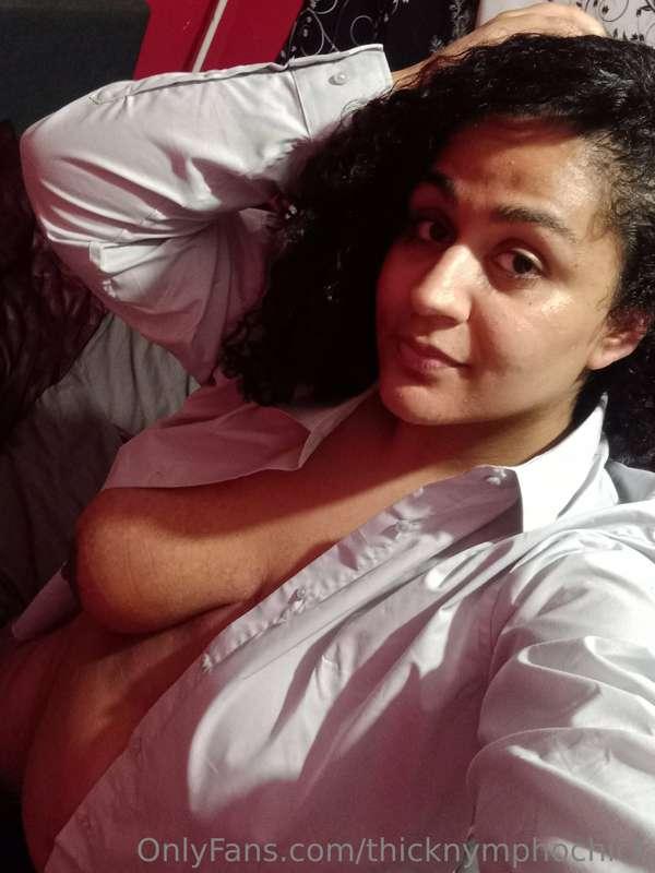 Oversized shirt. 😋