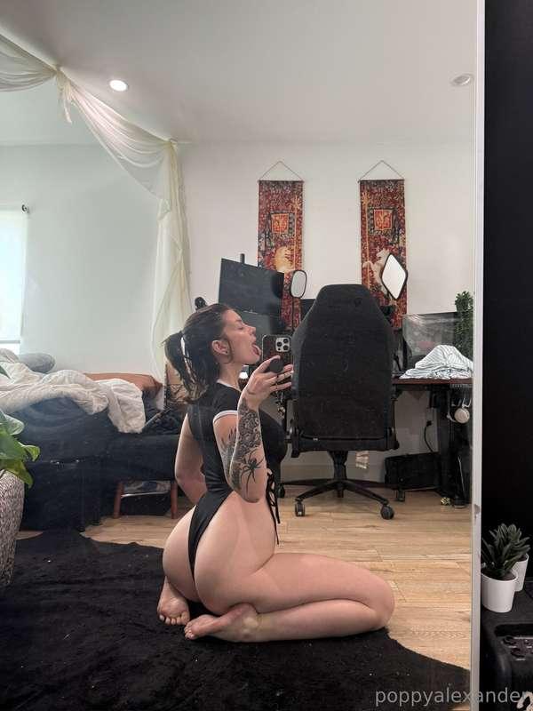 weekend behavior 👅