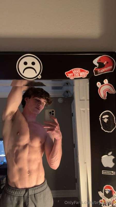 Go check out my naughty friend 🥵 @twentoo where he post his ..