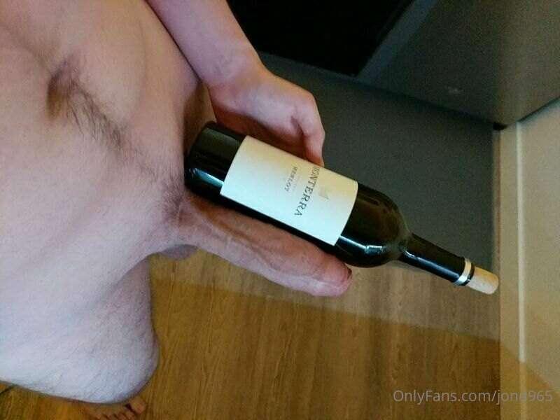 Big dick pairs well with wine 🍷 what else could it pair well..