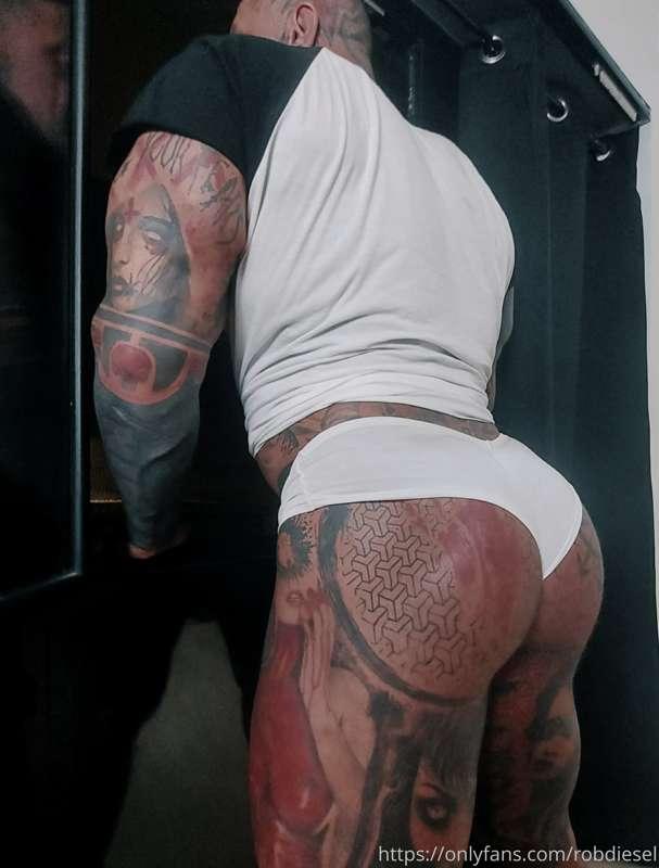 "Ass by the window"