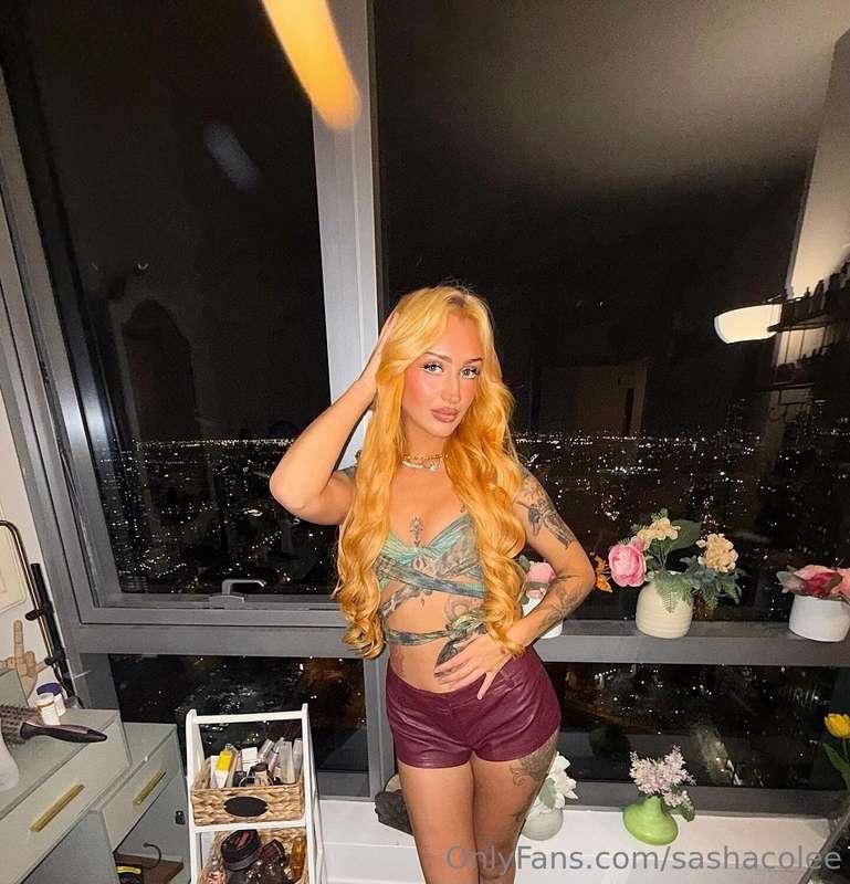 just a lil tease to complete your day 💋