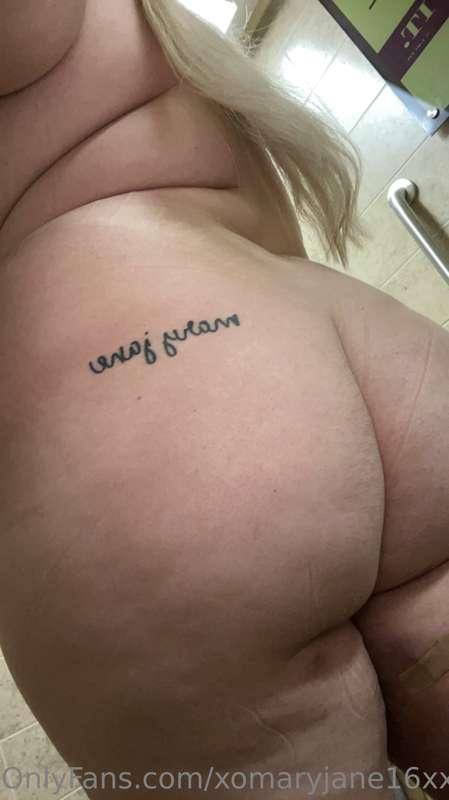 I’m online!! Message me 😍❤️ My mass messages aren’t working ..