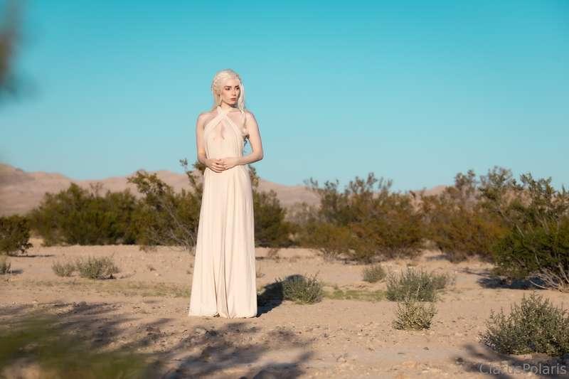 She's giving ✨ Mother ✨ (of dragons)