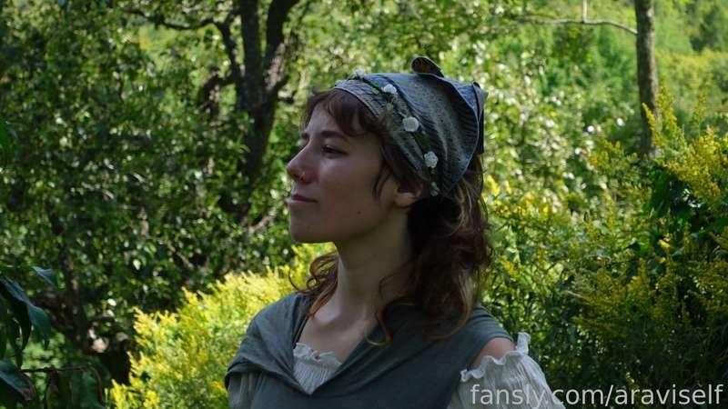 i am SO EXCITED to release my next film 'Peaches &amp; Pleasure' this Friday! i am super proud of it and love it soo much. ive worked hard on it and consider it my art hehe let me know what you think... 

#peaches #outdoor #farm #farmgirl #hippie #cute #filmmaker #sensual #art