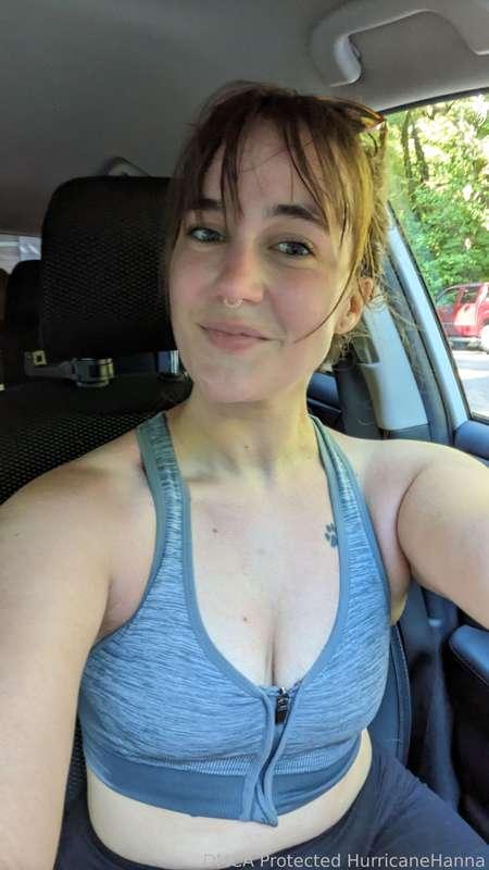 got a workout in today, felt good. are you interested in seeing more content of me in workout clothing? 