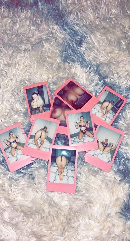 Get Polaroids sent to you for 45$ tip 💓💓 you get to pick the..