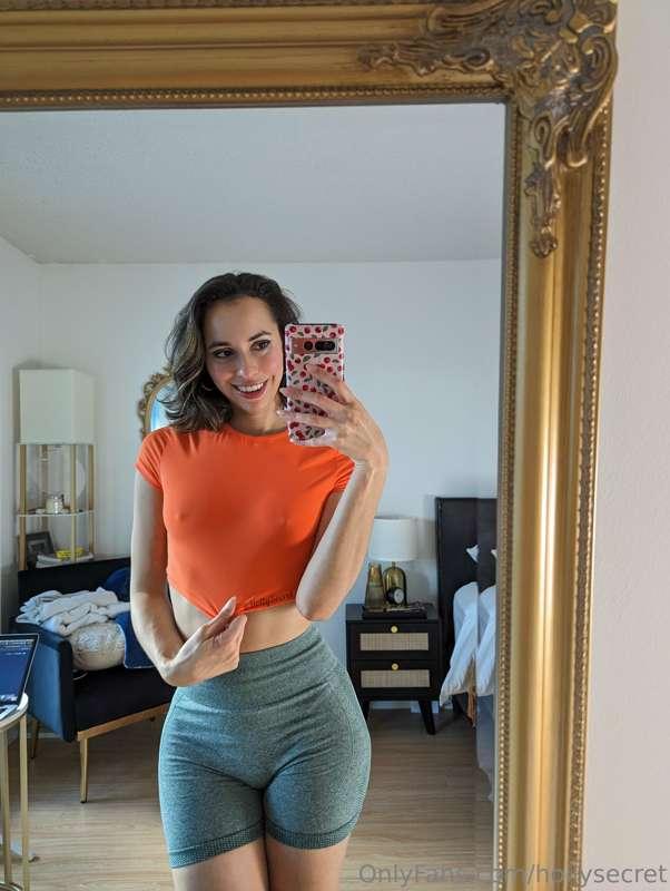 hollysecret image #0