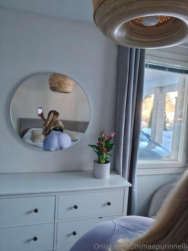 Tässä kuvassa näkyy kaksi kevään aiheuttamaa asiaa: Kauniit ..