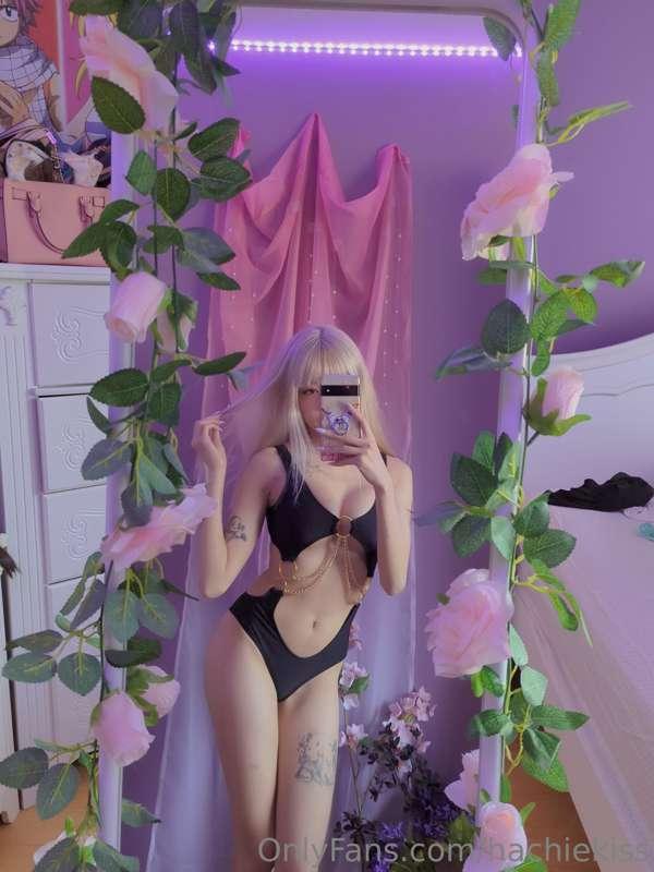 Would you do naughty things to me in the pool ? 💦💦😘 Dm me
