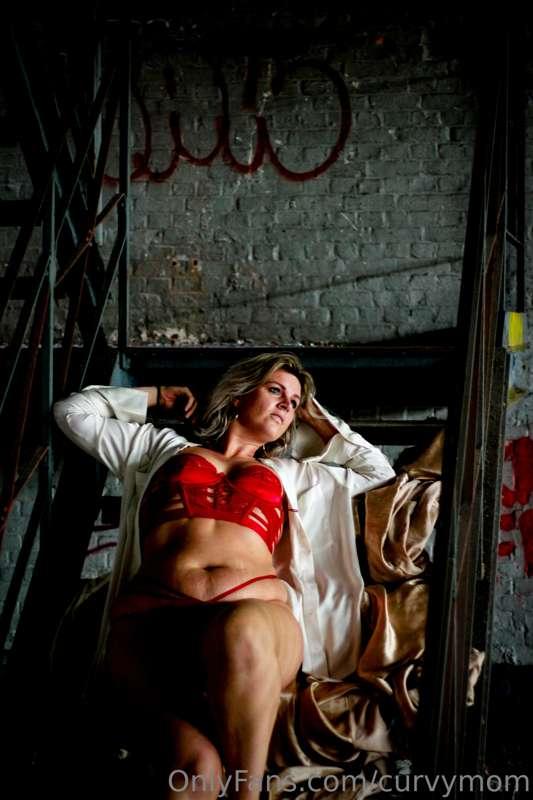 Urbex 😍

Https://onlyfans.com/thecurvymom