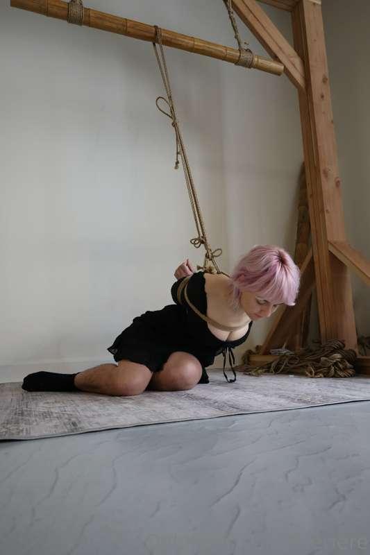 The start to a lovely rope session with @liefbound 
Swipe th..