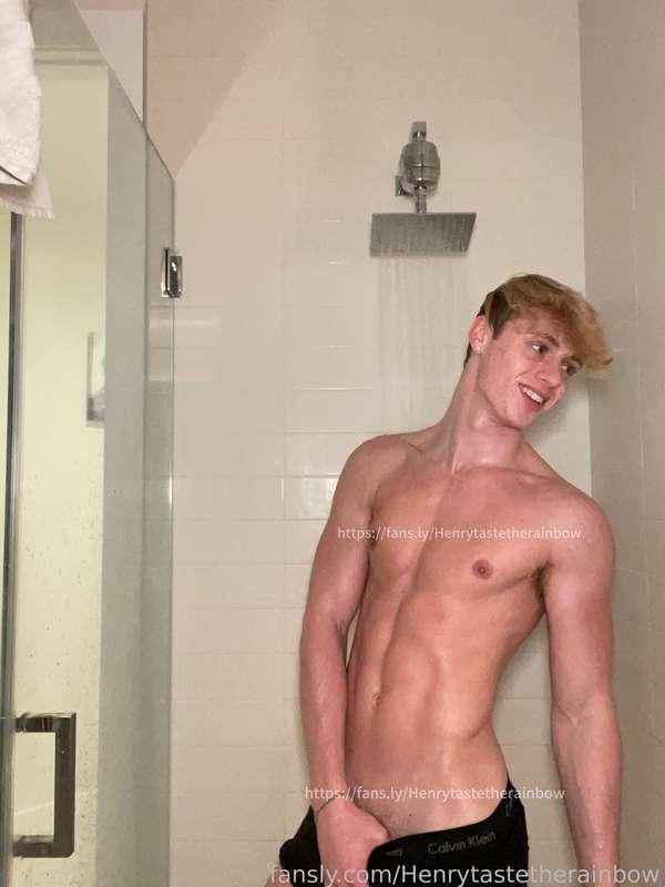 henrytastetherainbow image #2