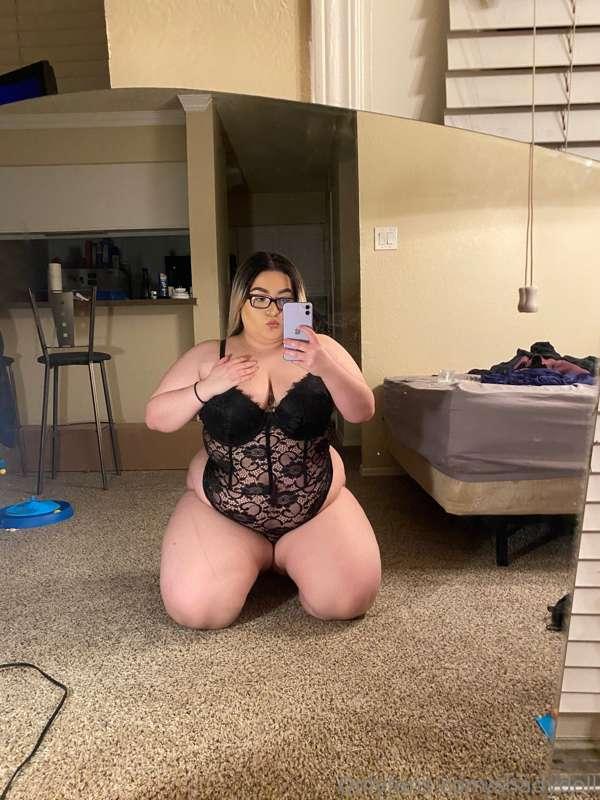 Your favorite fat girl 🍑😽