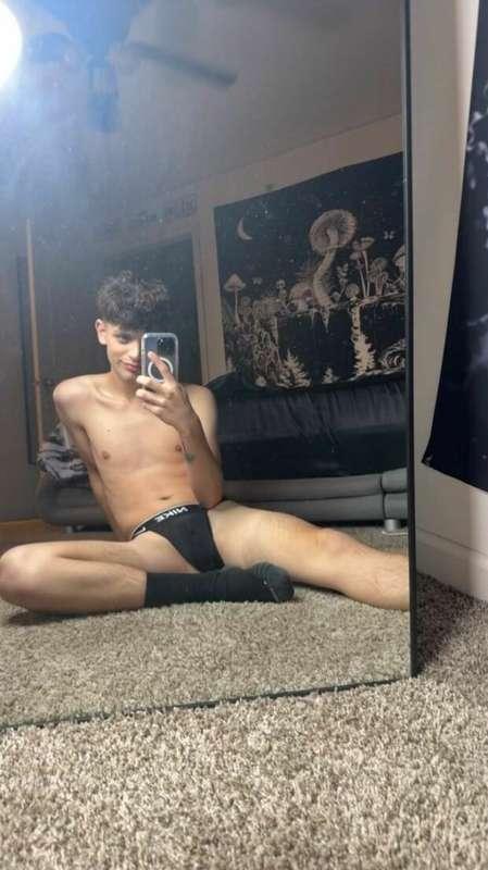 Swipe for hole 🕳️