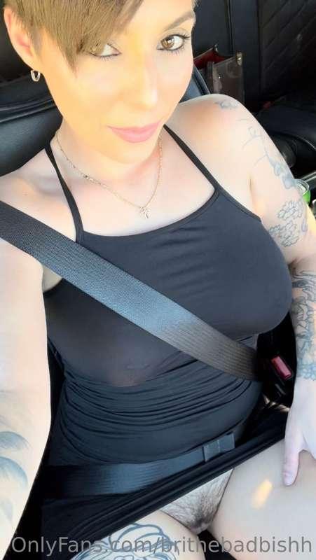 Sundress season is upon us ☺️ Wanna go for a drive?