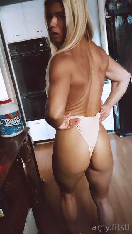 Hump Day 🍑 Booty, Booty, Booty 💋