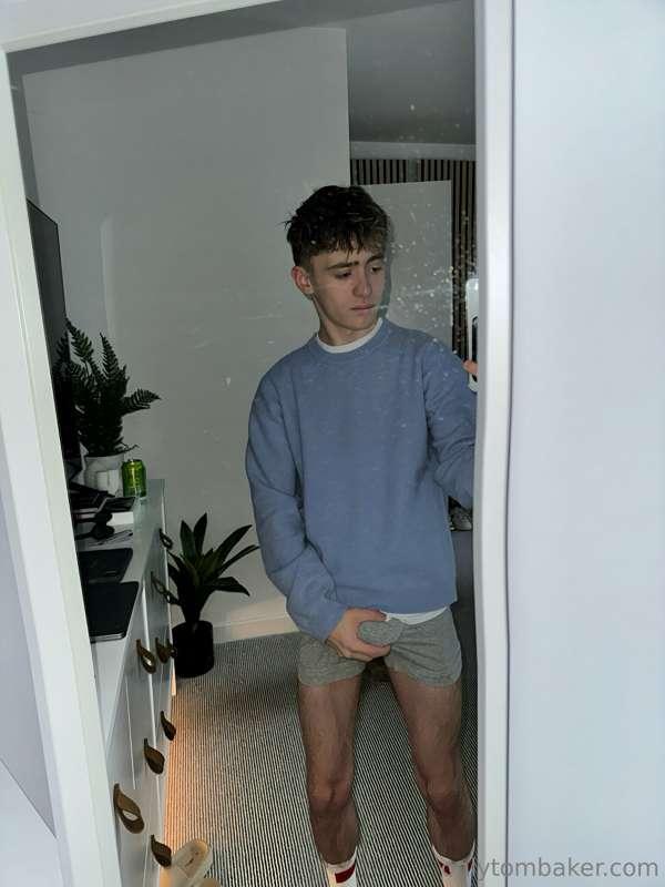 tombakerx image #0