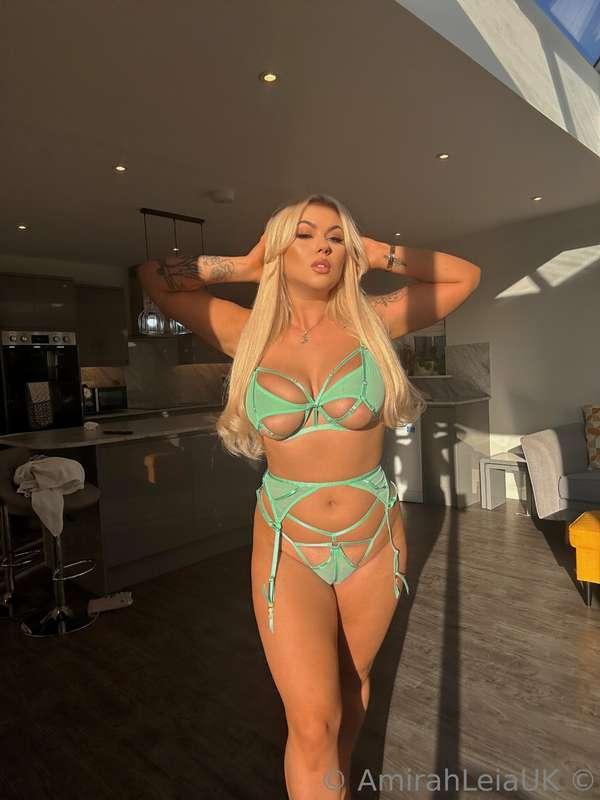 👀