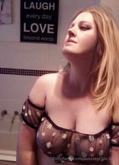 Happy Friday to all my amazing fans xx