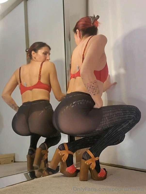 My Lounge is having lots of fun this weekend...😋🥵 Heels, Wol..