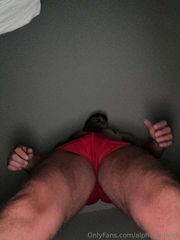 POV: you’re a dirty sock on the floor 🤣