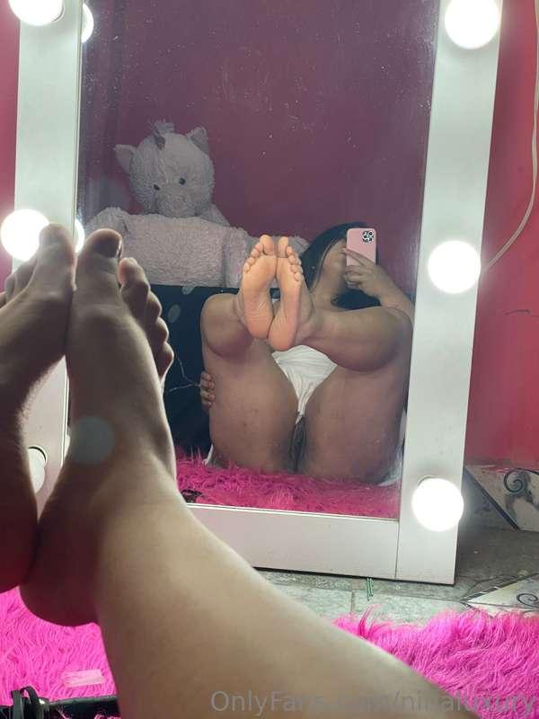 Will you let me put my legs on your shoulders? 🤤💦