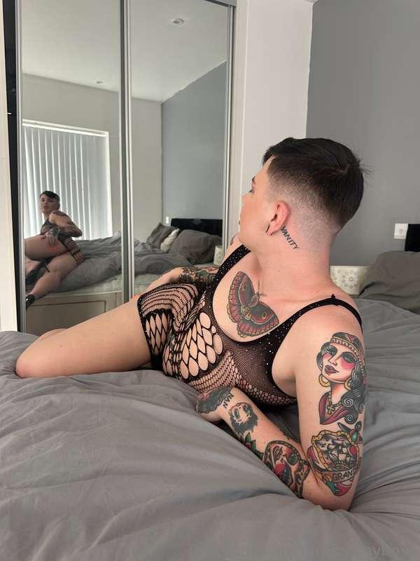 mothxplayboyx image #3
