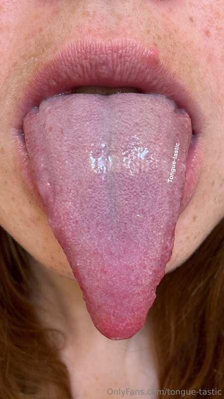 Close up of this long pointy tongue of mine