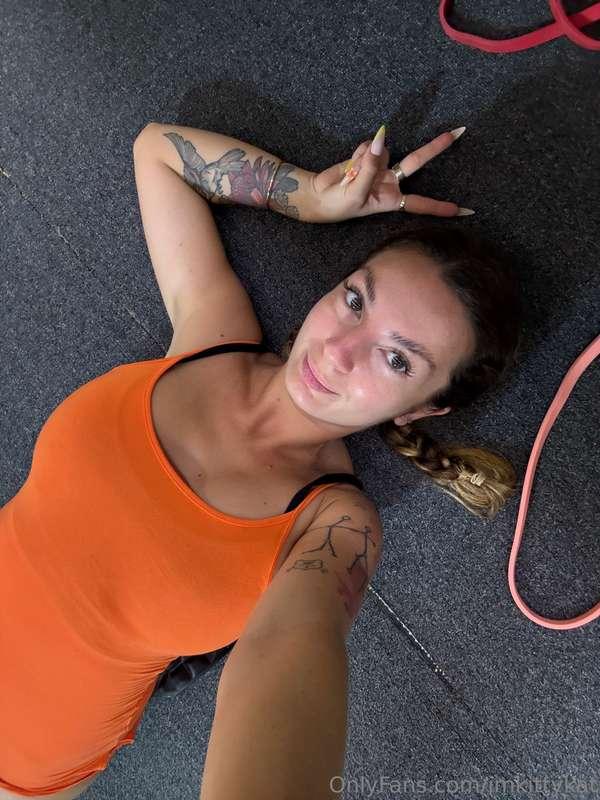 Sharing my after gym selfie because I look blushing here. 😘