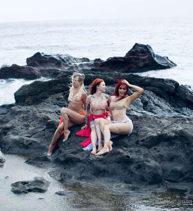 🧜🏼‍♀️🌊 Sea sirens 🌊🧜🏼‍♀️
@toychloe @evaray
