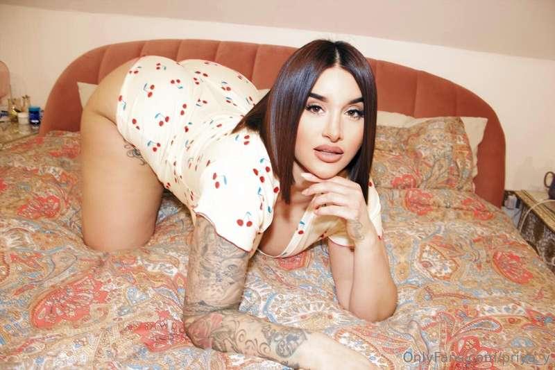 Naughty little sluts love spunk filled balls 💦