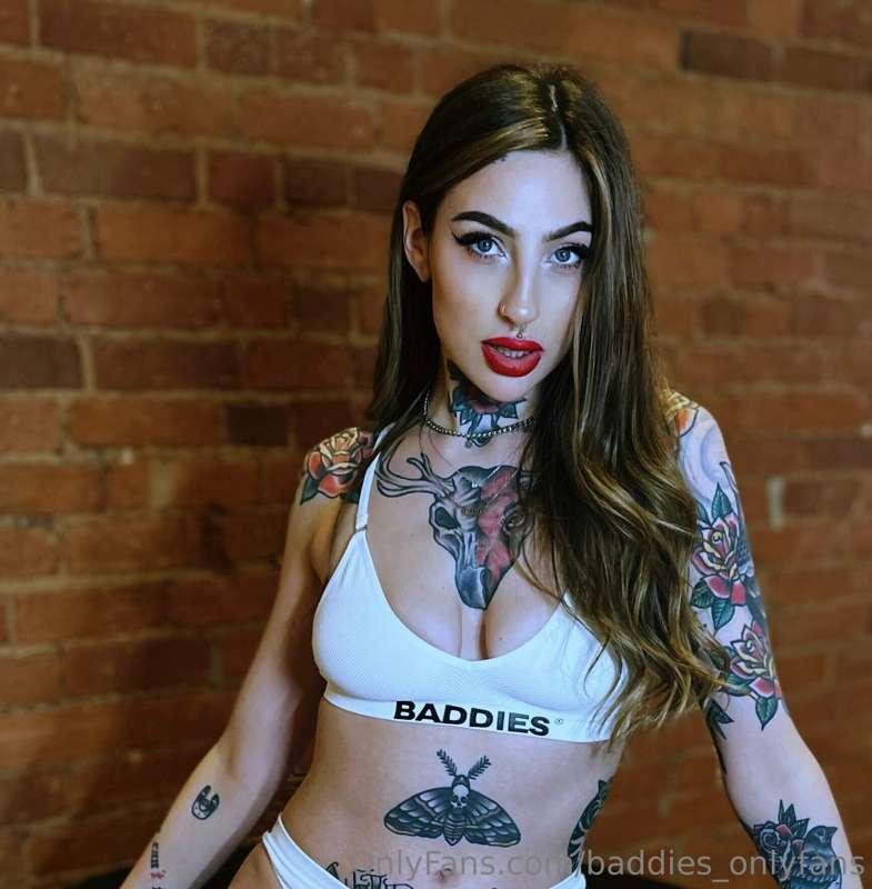 Filthy BBC scenes with this stunning BADDIE®️😍🔥 
BBC🍆 CREAMP..
