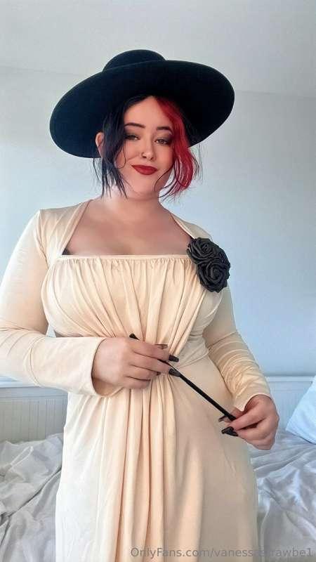 Last of the cosplay pics but check ur DMs for this weeks fre..