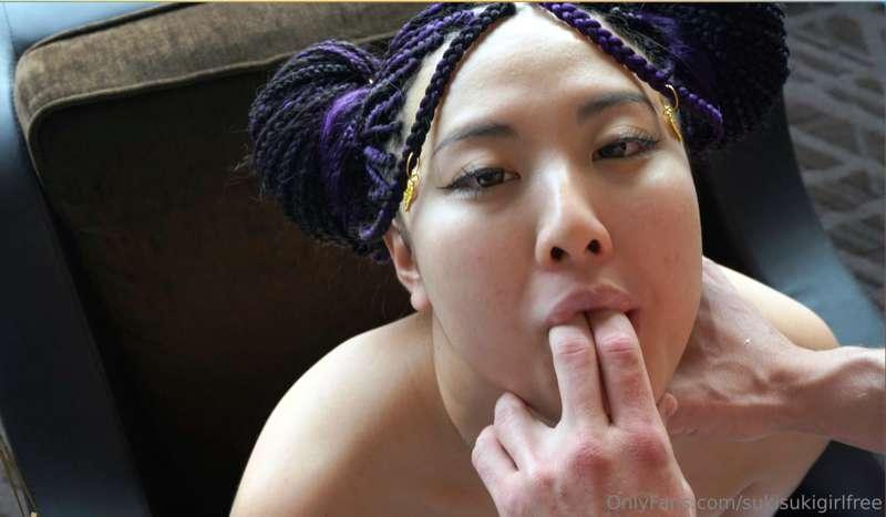 What would you do with your two fingers and this cute asian?..