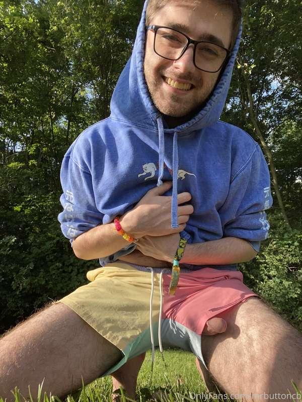 suck my cock out back ;) 