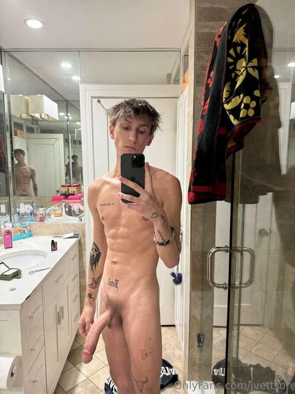 Slight case of morning wood ;)