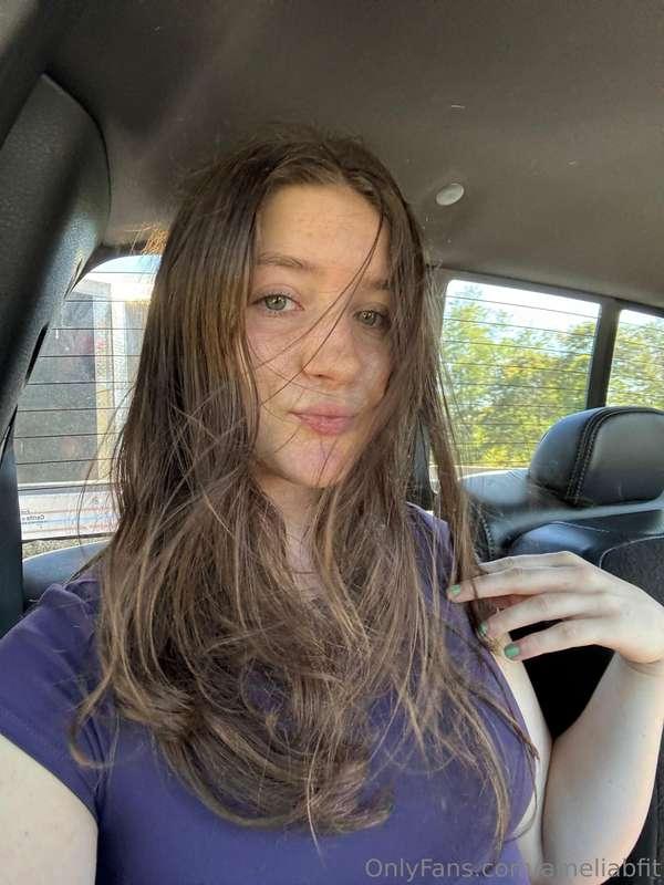 love me a car windows DOWN! day lmaoo 