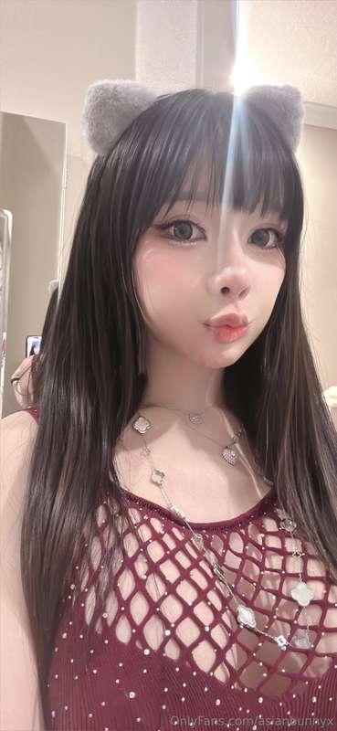 who wants a kiss? 💋