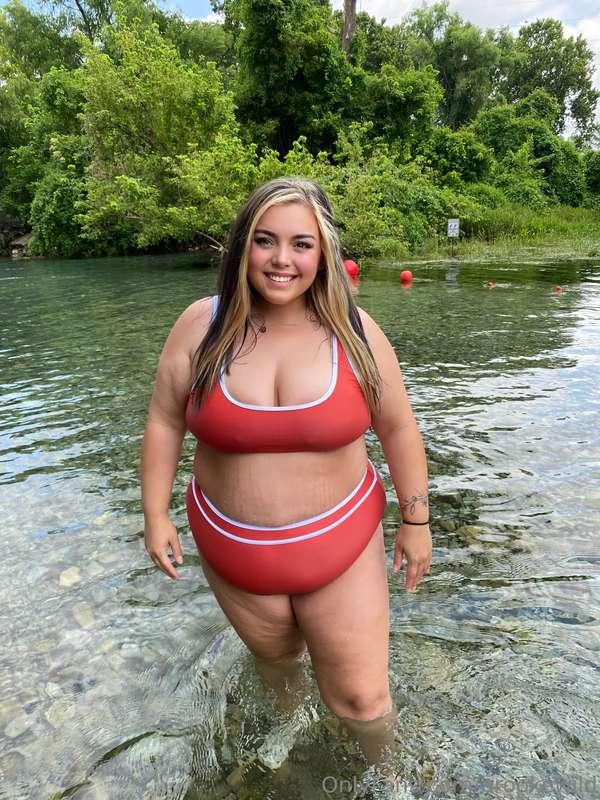This bathing suit looks like it was made to be taken off 😏