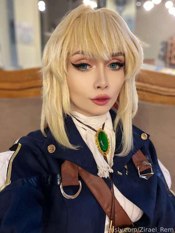 My newest cosplay is Violet Evergarden ❤️‍🔥