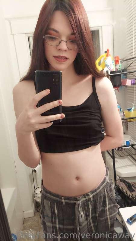 Hey guys! Here's some pics that'll make you wanna bend me ov..