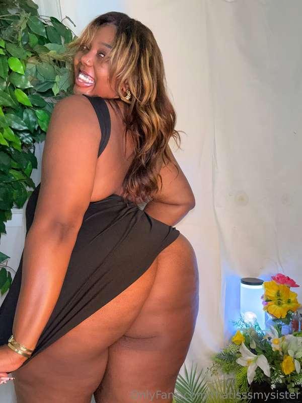 Let me know is it my smile ✨😊 or fat bbw wagon 🍑😂 that won y..