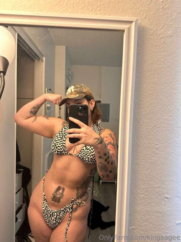 Are the yoga gainz & bike trips starting to pay off? 😅