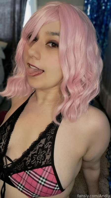 I'm back baby


#Pink #pinkhair #chubby #fyp #cute #egirl #skirt #nude #nudes #boobs #bigboobs #tits #bigtits #emo #goth 