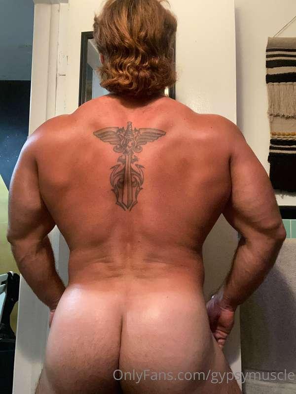 Swole buns fresh outta workout